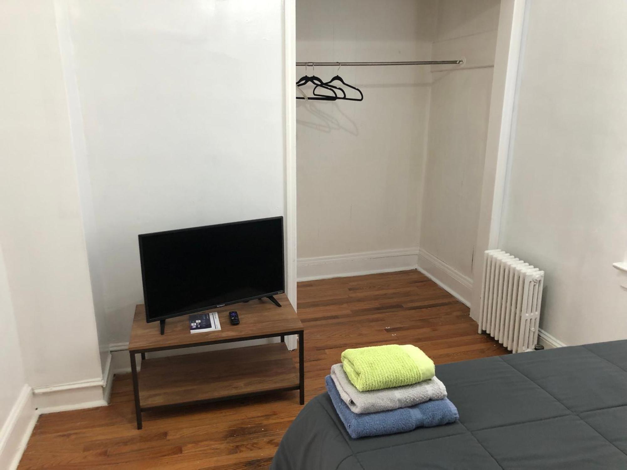 Private 2 Bedroom And 1 Bathroom House In A Quiet Area And Convenient To Nyc Bus And Train Perth Amboy Luaran gambar